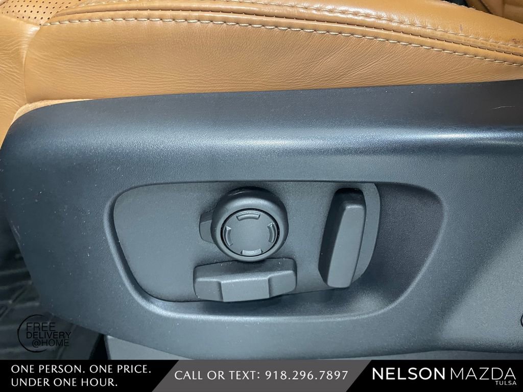 Used 2018 Land Rover Discovery HSE image 18