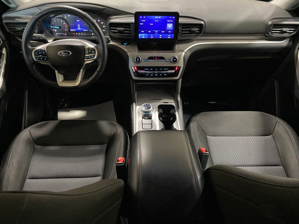 Used 2023 Ford Explorer XLT w/ Class IV Trailer Tow Package image 2