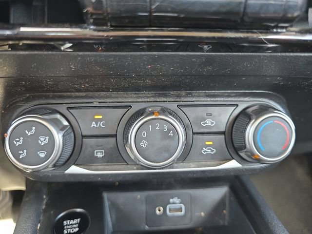 Used 2025 Nissan Kicks S image 4