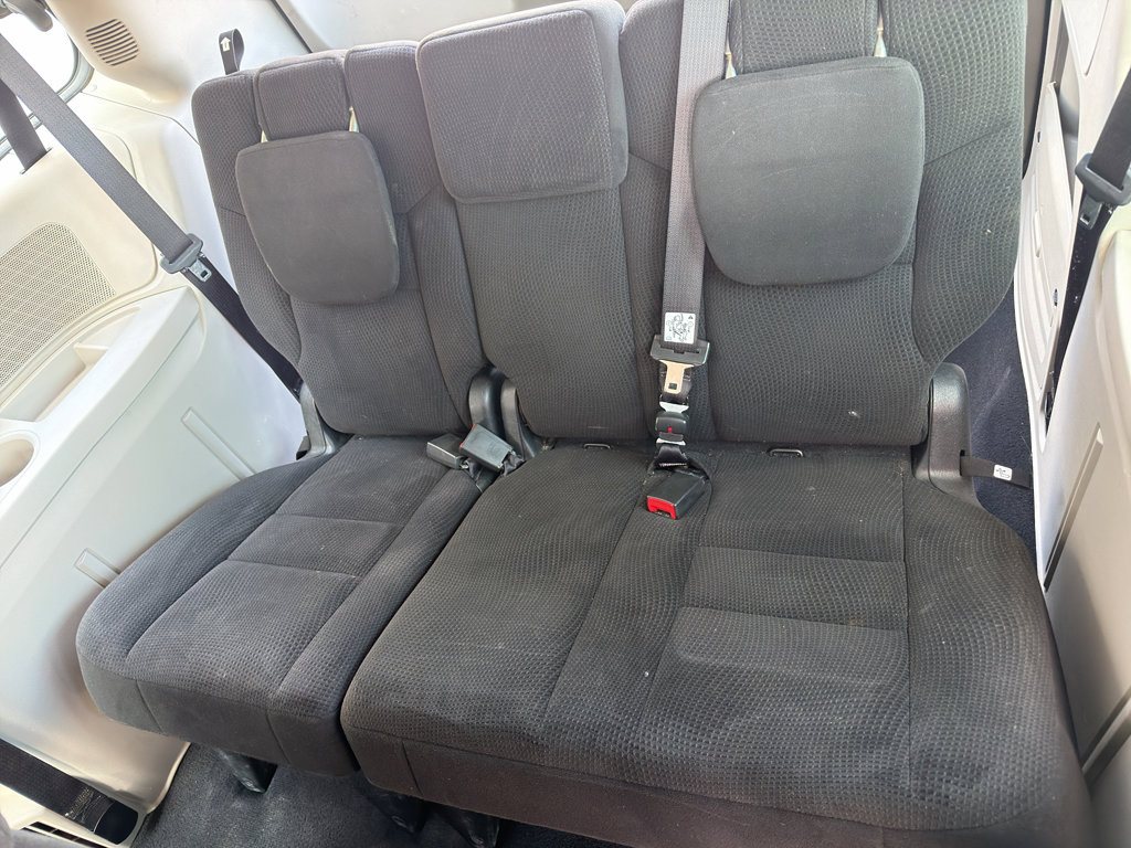 Used 2015 Dodge Grand Caravan American Value Package FWD image 14