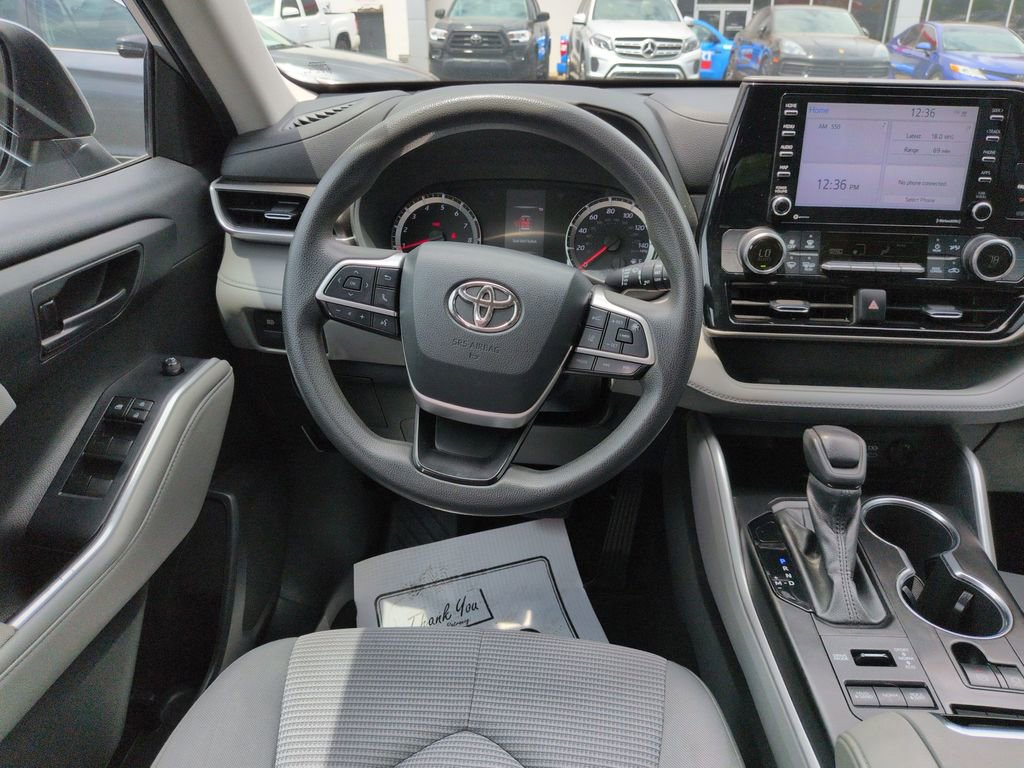 Used 2022 Toyota Highlander L AWD/4WD image 13