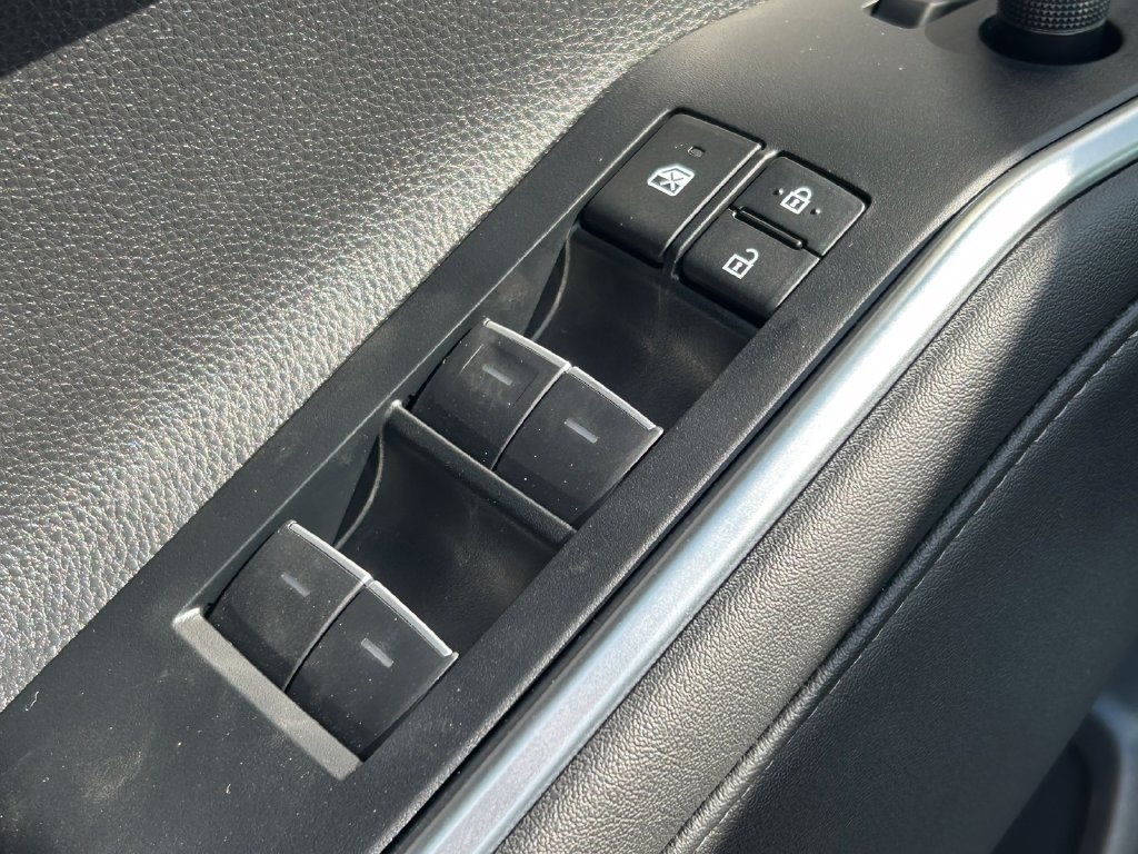 Used 2024 Toyota Highlander Platinum FWD image 27