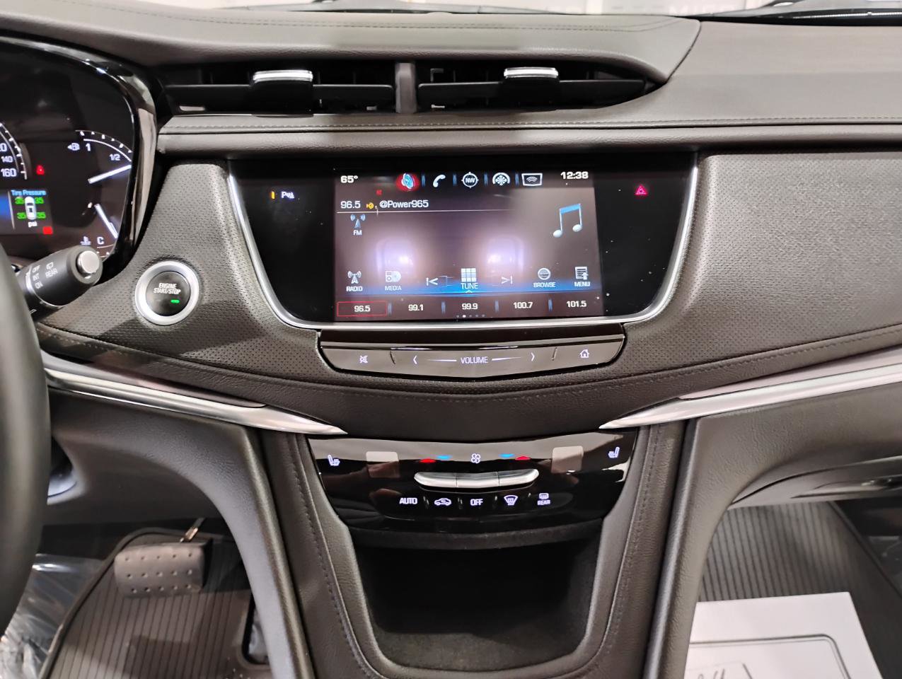 Used 2018 Cadillac XT5 Luxury w/ Driver Awareness Package image 24