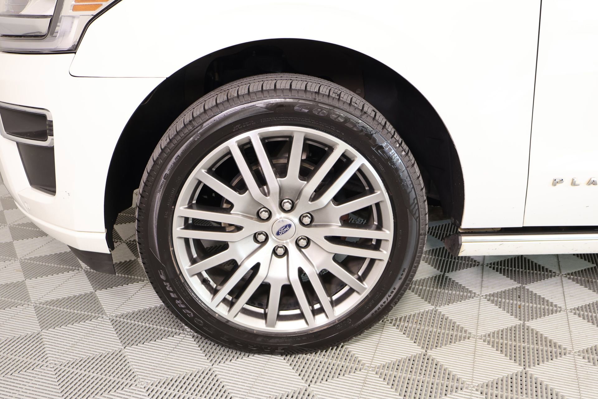 Used 2023 Ford Expedition Max Platinum AWD/4WD image 19