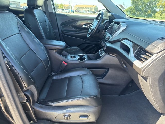 Used 2024 GMC Terrain SLT image 24