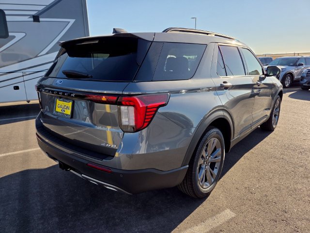 New 2026 Ford Explorer Active w/ Active Comfort Package AWD/4WD image 4