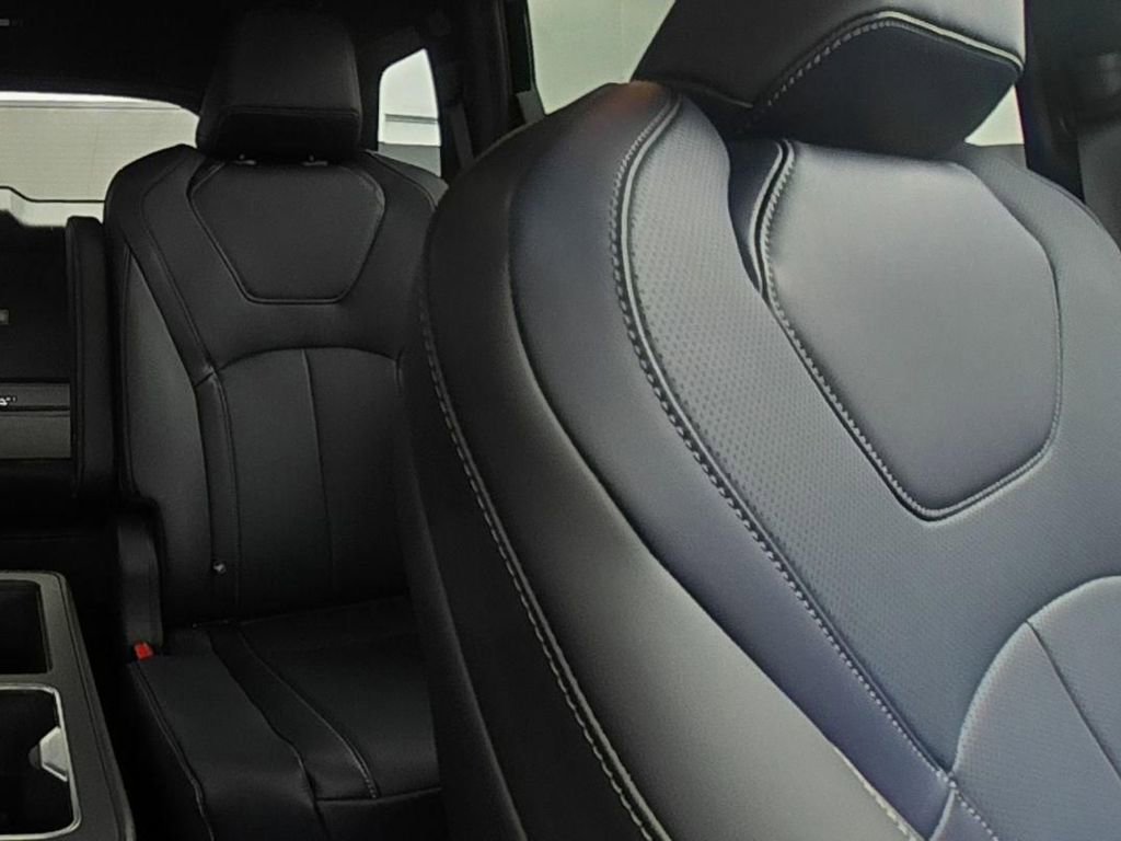 New 2026 INFINITI QX60 Sport w/ Dark Cargo Package image 24