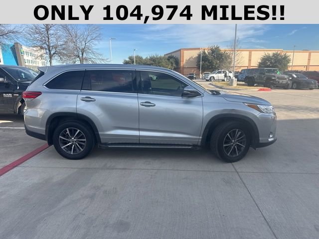 Used 2018 Toyota Highlander XLE image 2