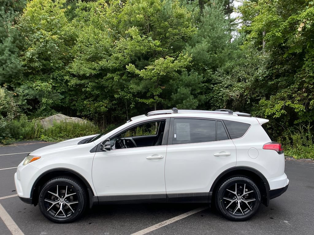 Used 2018 Toyota RAV4 SE w/ Power Extra Value Package AWD/4WD image 2