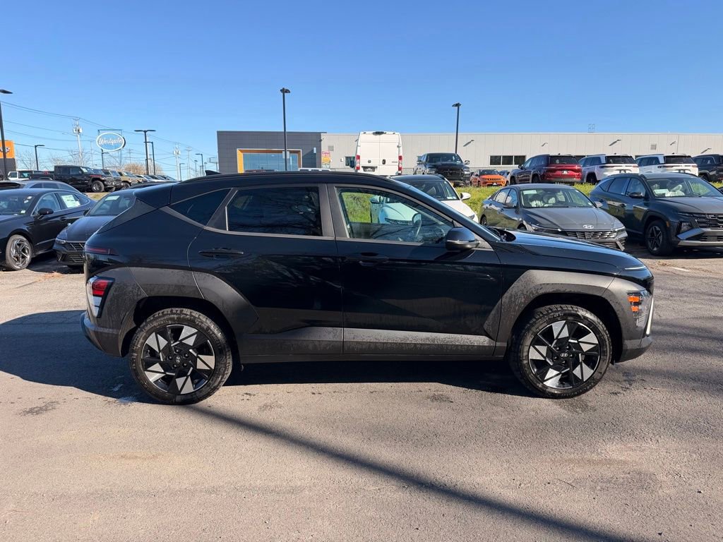 Certified 2025 Hyundai Kona SEL AWD/4WD image 2