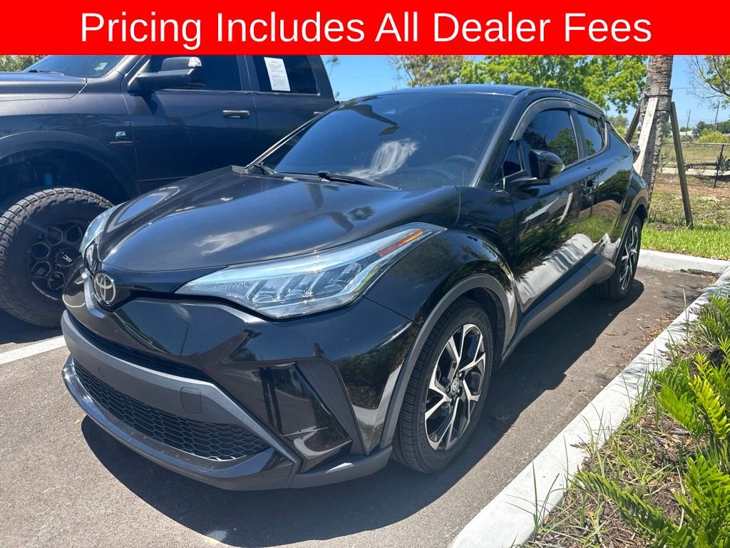 Used 2022 Toyota C-HR XLE FWD video 1