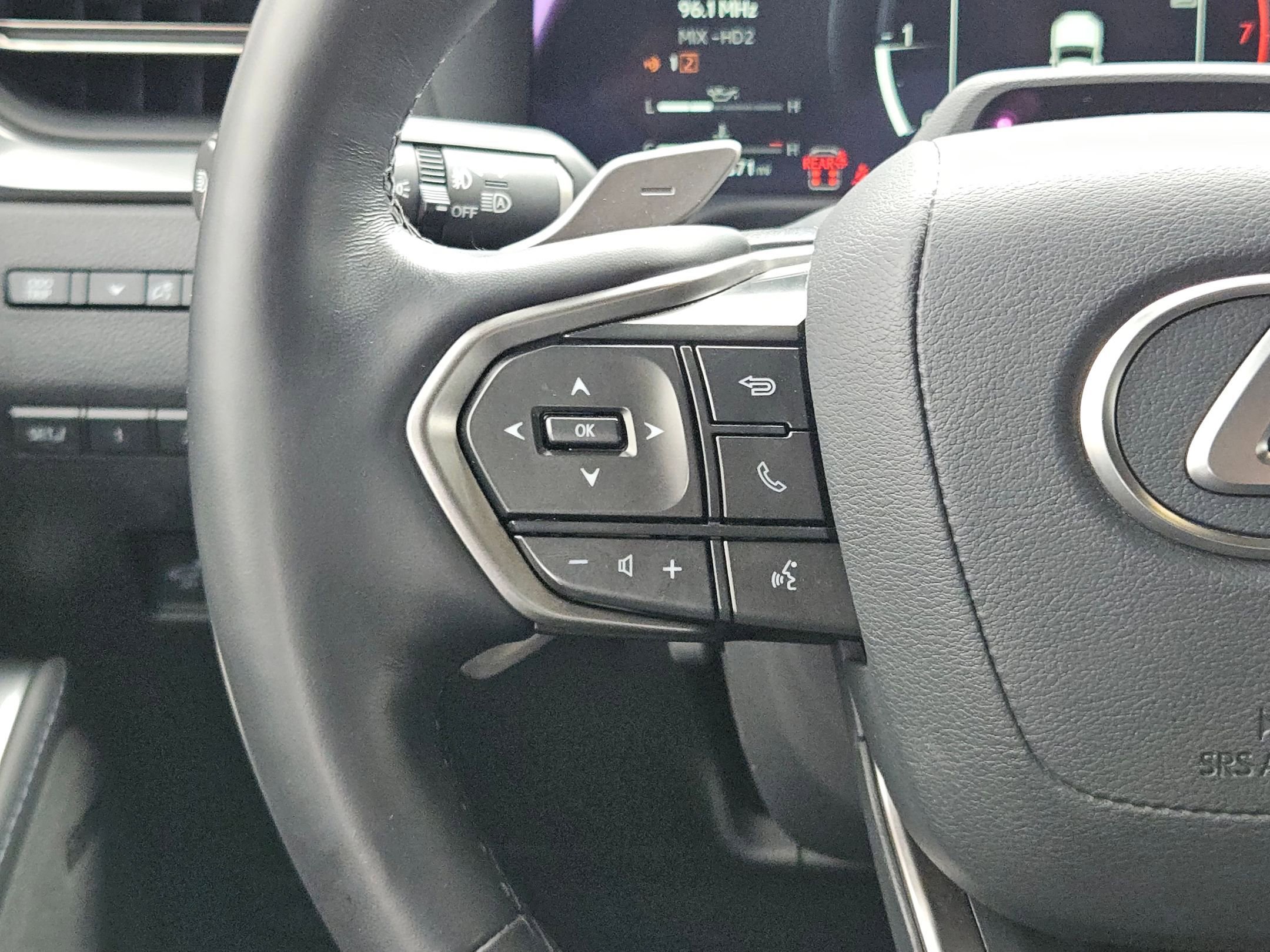 Used 2024 Lexus GX 550 w/ Accessory Package (Z1) image 21