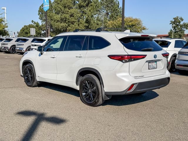 Used 2022 Toyota Highlander Bronze Edition AWD/4WD image 2