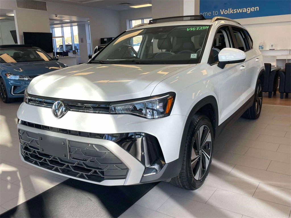 New 2025 Volkswagen Taos SE image 4