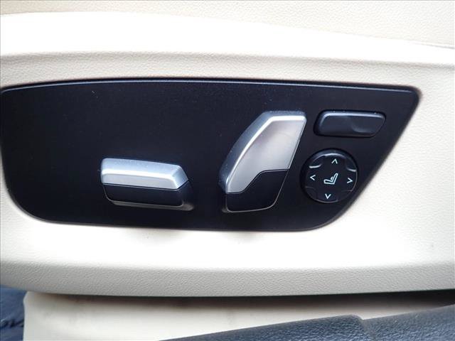 Used 2019 BMW 530e xDrive AWD/4WD image 11