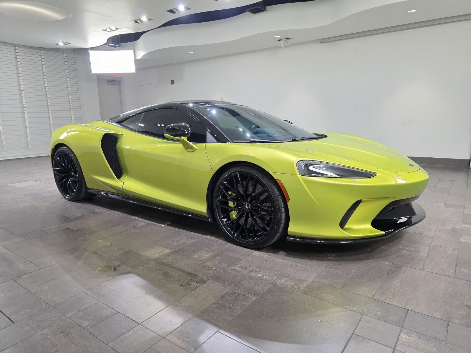 Used 2022 McLaren GT image 21