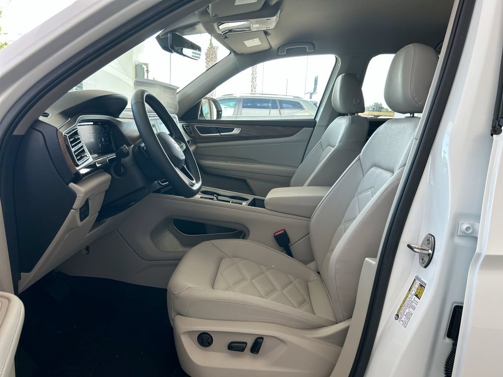 New 2026 Volkswagen Atlas SE FWD image 9