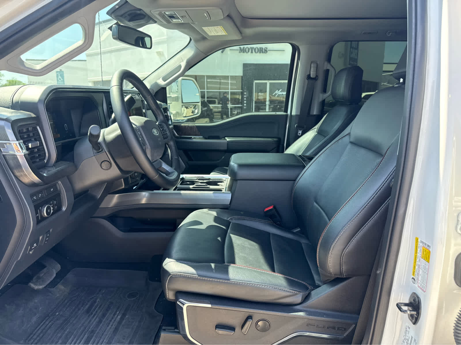 Used 2023 Ford F350 Lariat w/ Chrome Package image 5