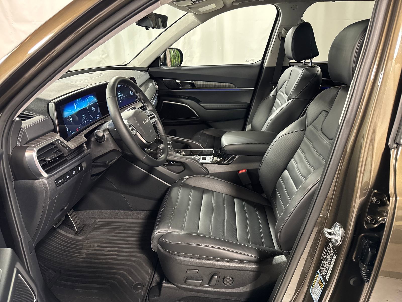 Used 2025 Kia Telluride SX Prestige AWD/4WD image 3