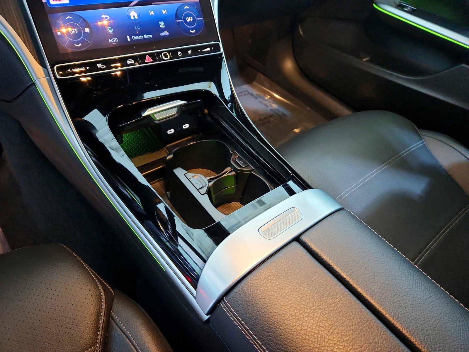 Certified 2025 Mercedes-Benz C 300 Sedan image 17