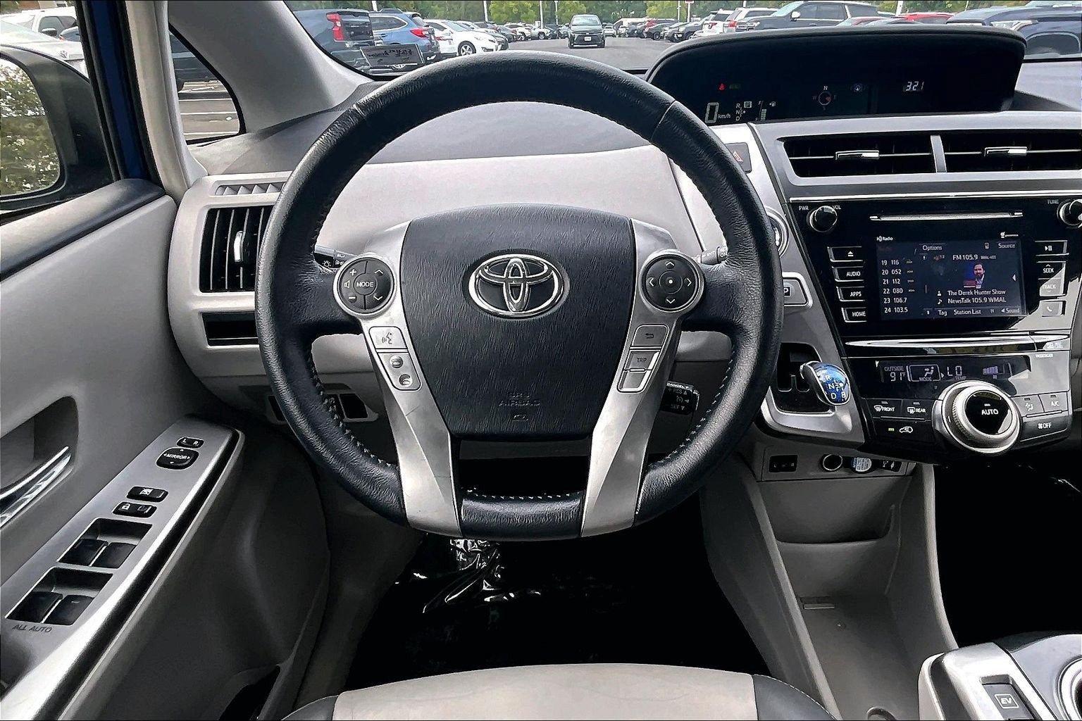 Used 2015 Toyota Prius V Four FWD image 5