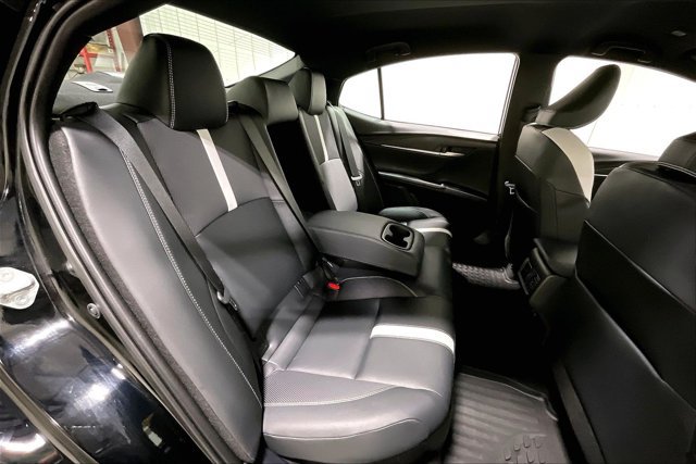 Used 2025 Toyota Camry SE FWD image 28