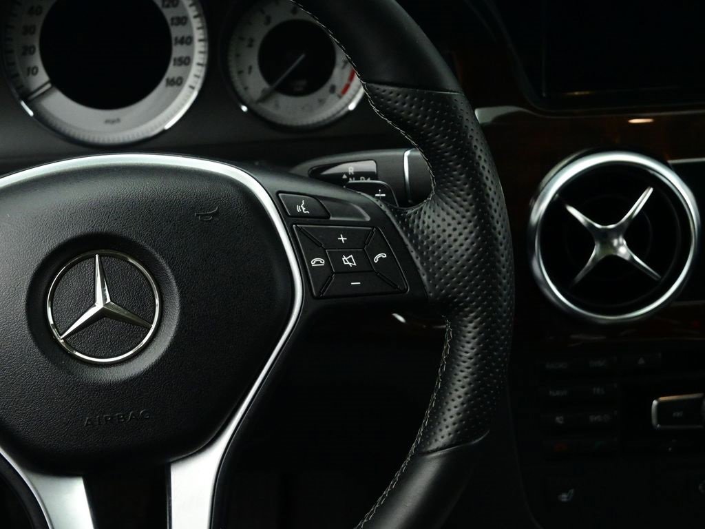 Used 2015 Mercedes-Benz GLK 350 4MATIC image 5