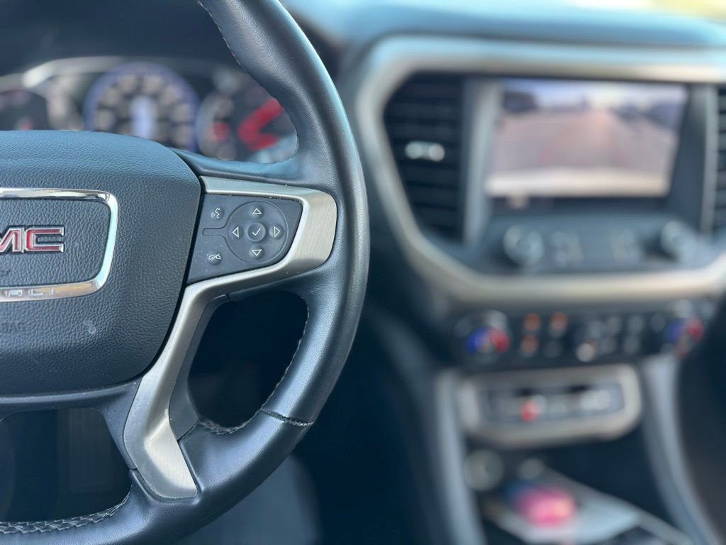 Used 2023 GMC Acadia Denali image 8