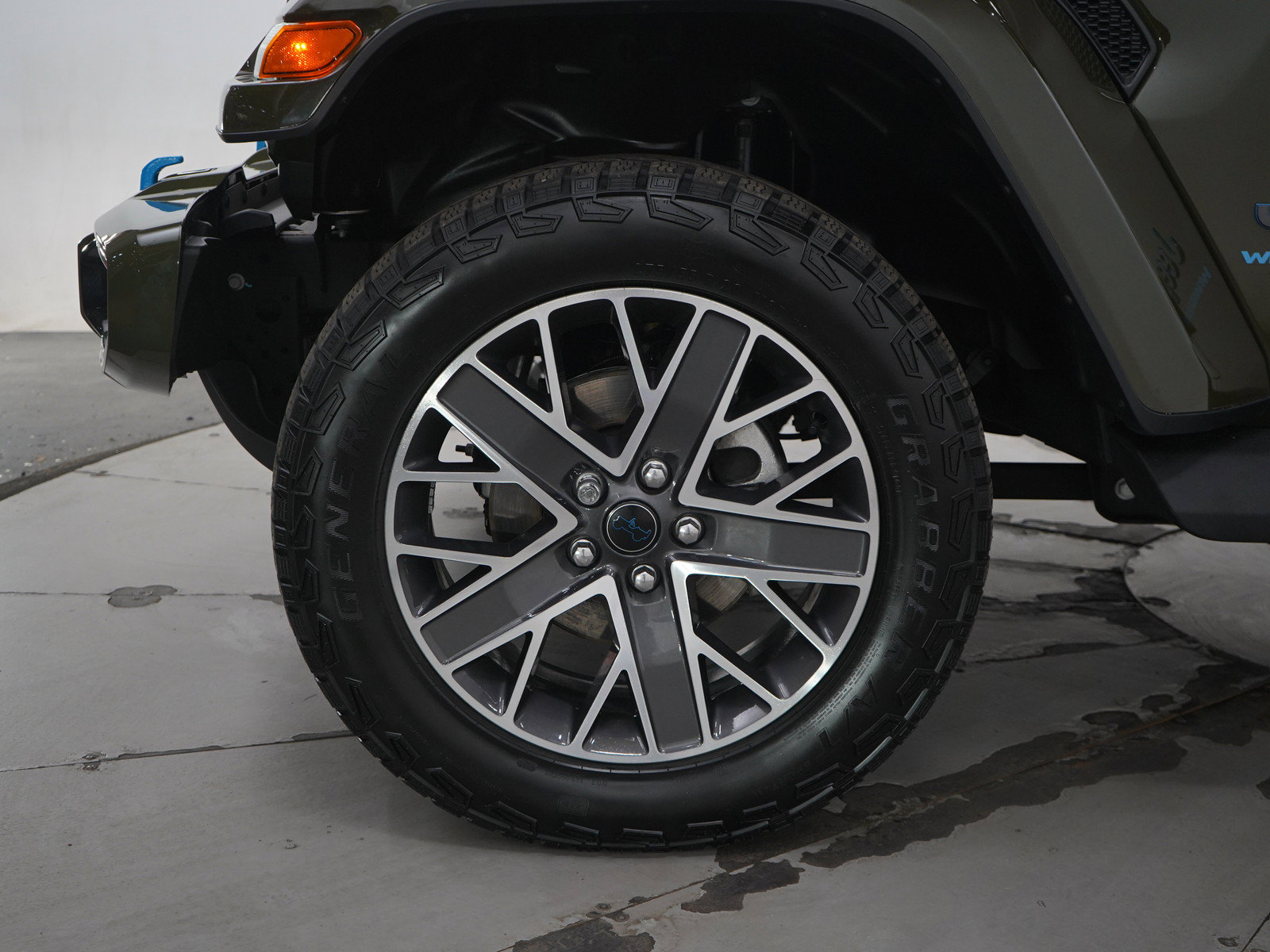 Used 2024 Jeep Wrangler High Altitude AWD/4WD image 28