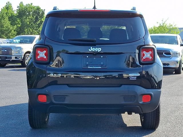 Used 2017 Jeep Renegade Latitude w/ Cold Weather Group AWD/4WD image 8