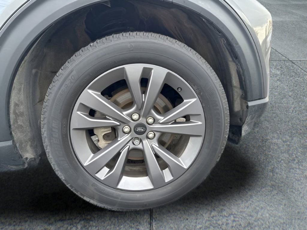 Used 2023 Ford Explorer XLT w/ Equipment Group 202A image 10