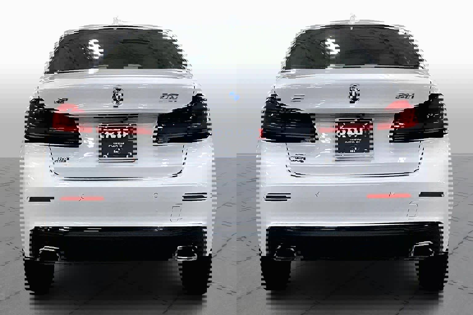 Used 2021 BMW 540i xDrive w/ Premium Package image 4