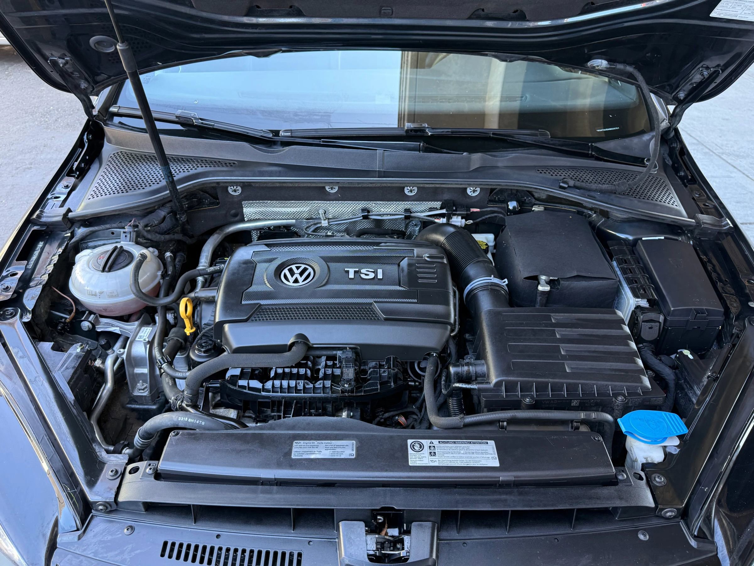 Used 2017 Volkswagen GTI SE image 29