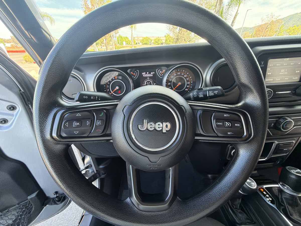 Used 2018 Jeep Wrangler Unlimited Sport AWD/4WD image 26