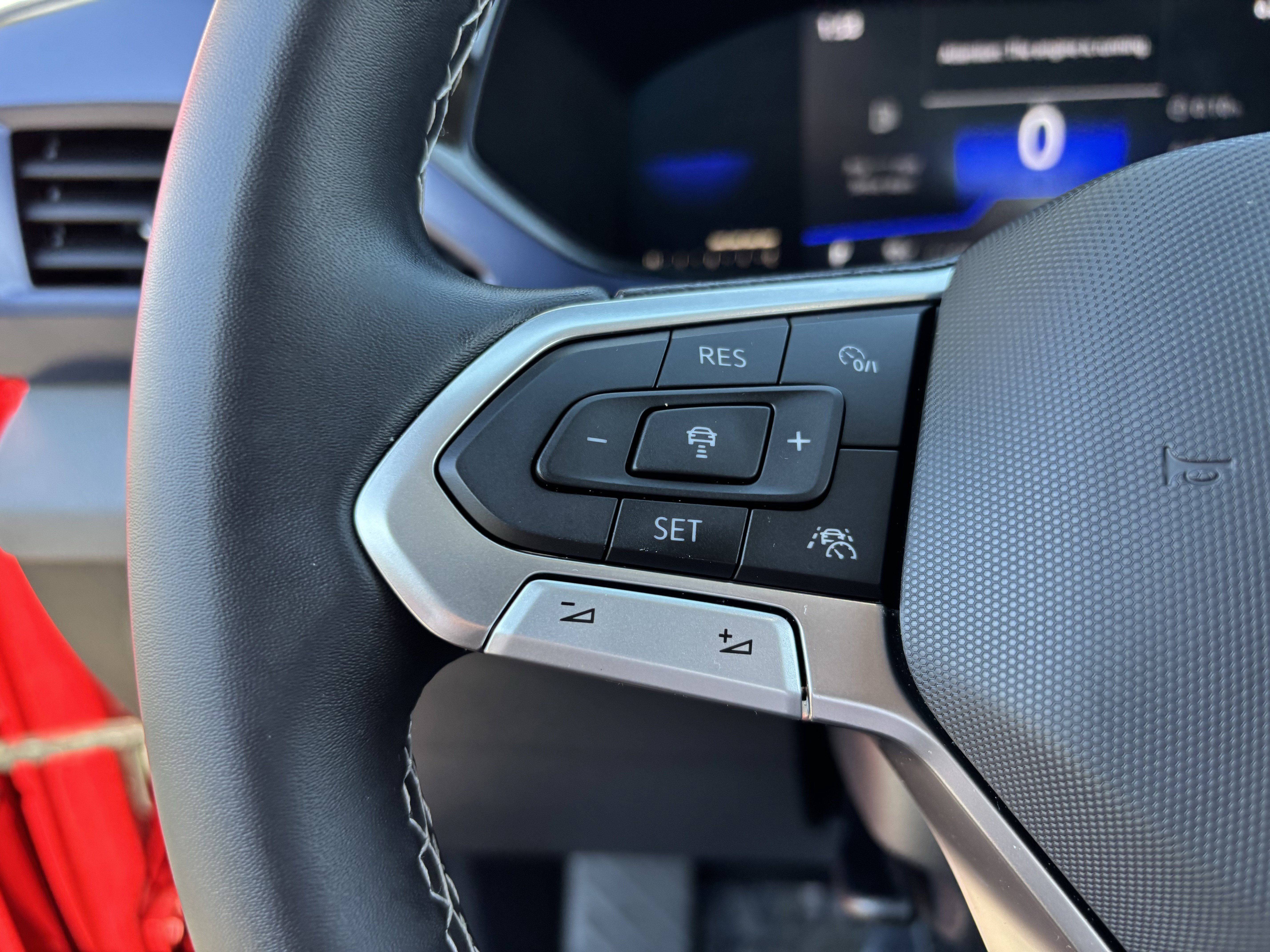 Certified 2022 Volkswagen Taos SE w/ Panoramic Sunroof Package image 26