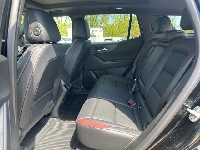 New 2026 Chevrolet Equinox RS w/ Convenience Package III AWD/4WD image 12