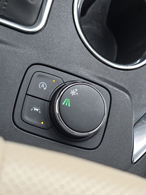 Used 2022 Chevrolet Traverse Premier FWD image 47