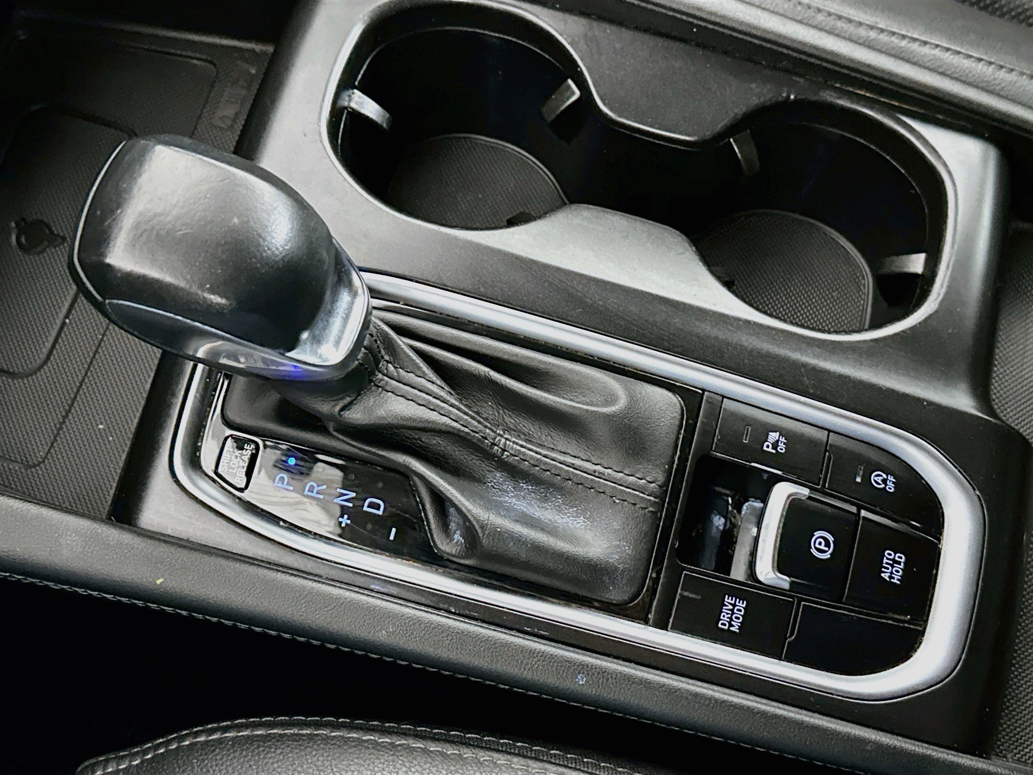 Used 2020 Hyundai Santa Fe SEL w/ Convenience + Premium Package FWD image 24