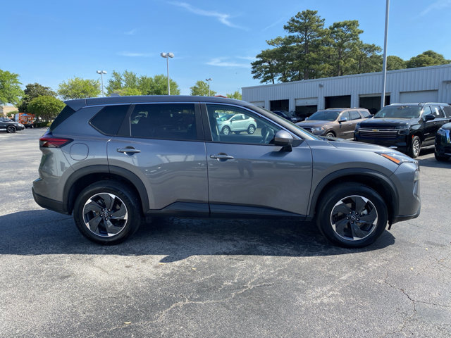 Certified 2026 Nissan Rogue SV AWD/4WD image 4