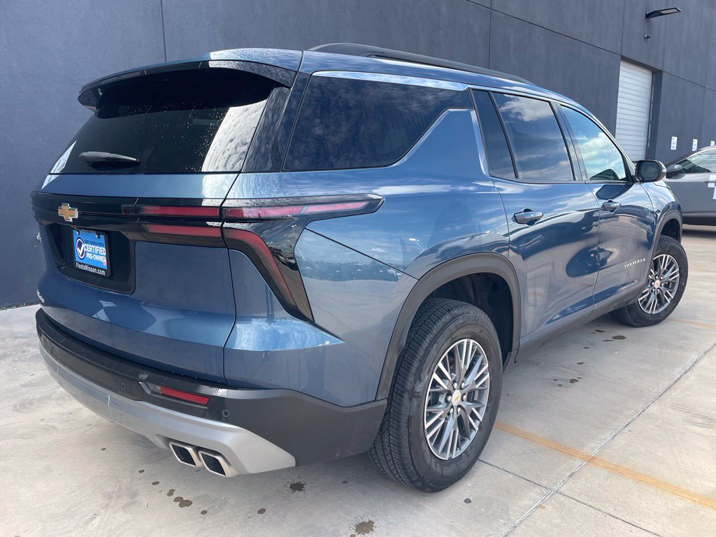 Used 2025 Chevrolet Traverse LT w/ LPO, Floor Liner Package FWD image 3