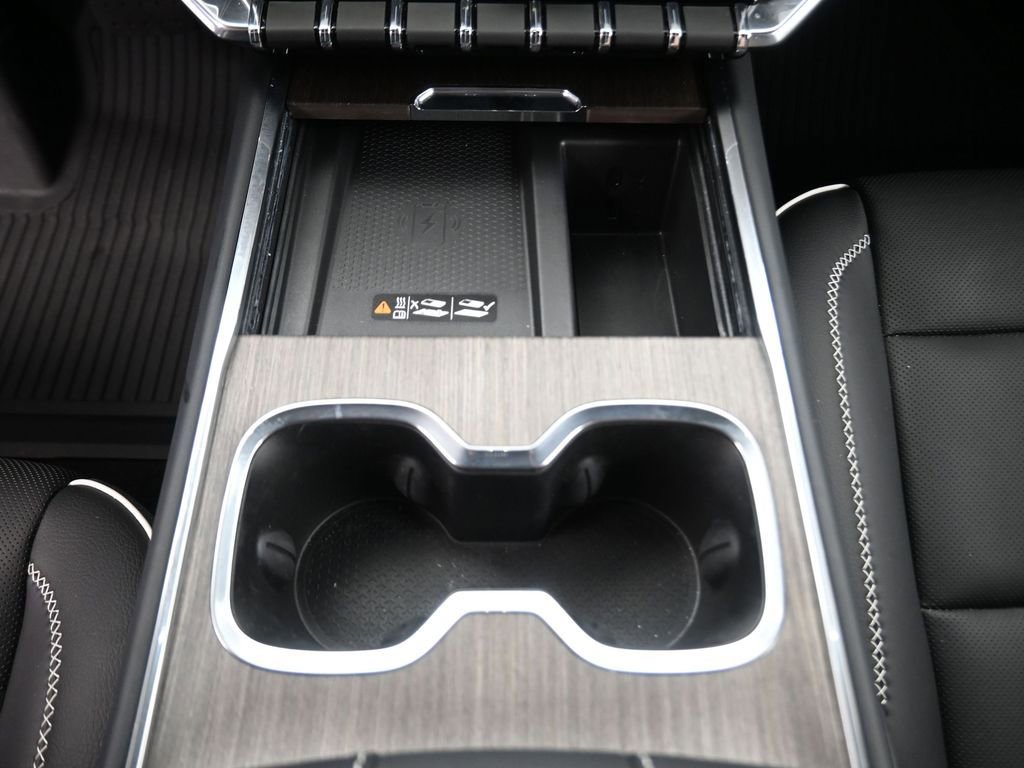 Used 2024 GMC Acadia Denali image 9