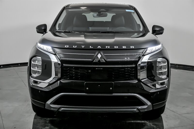 New 2026 Mitsubishi Outlander SE image 4