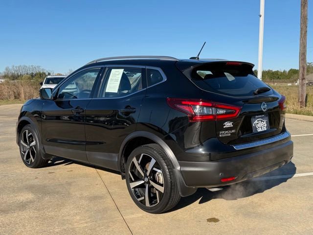 Used 2022 Nissan Rogue Sport SL image 3