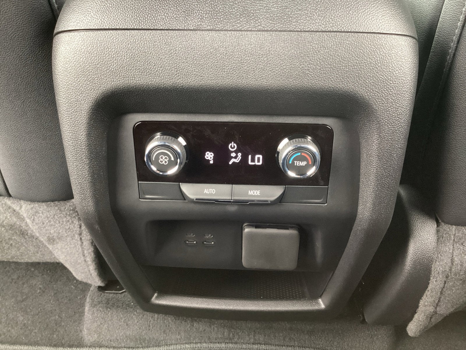Used 2026 Chevrolet Traverse Z71 w/ Enhanced Driving Package AWD/4WD image 31