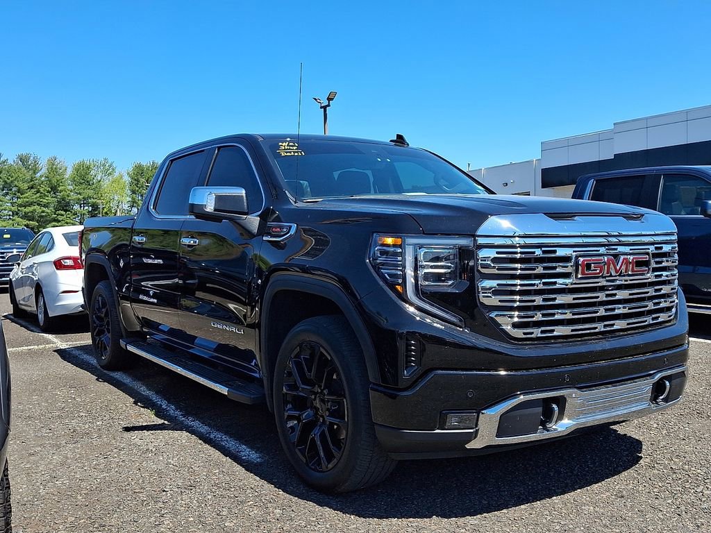 Used 2023 GMC Sierra 1500 Denali w/ Technology Package AWD/4WD image 2