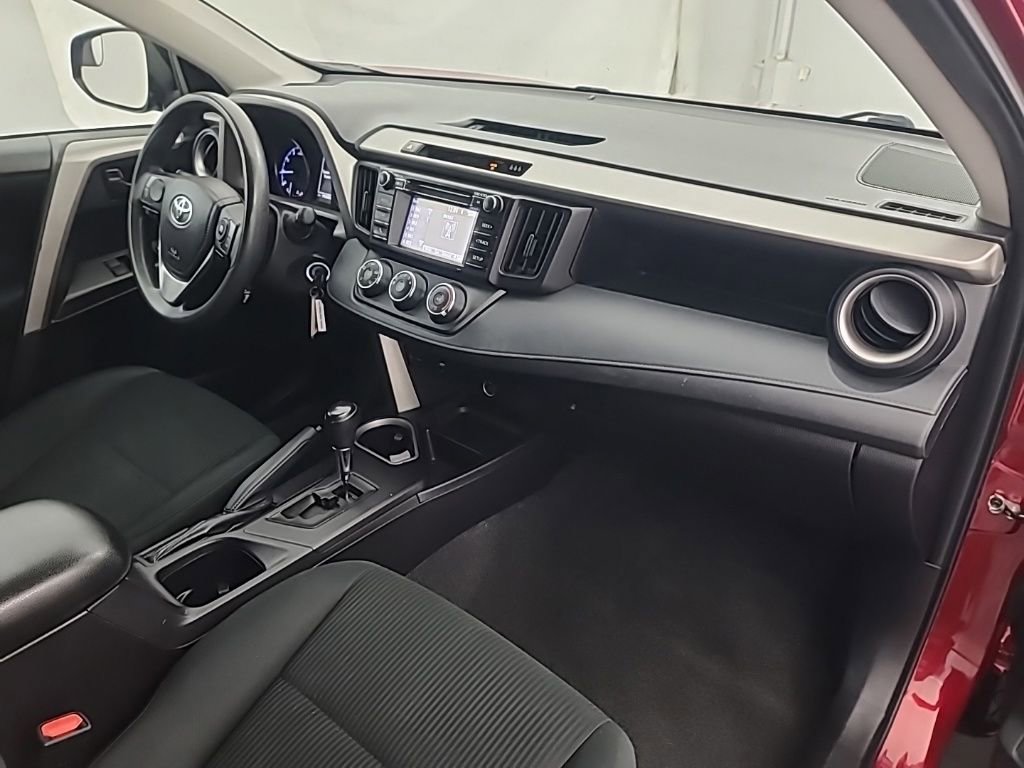 Used 2018 Toyota RAV4 LE image 13