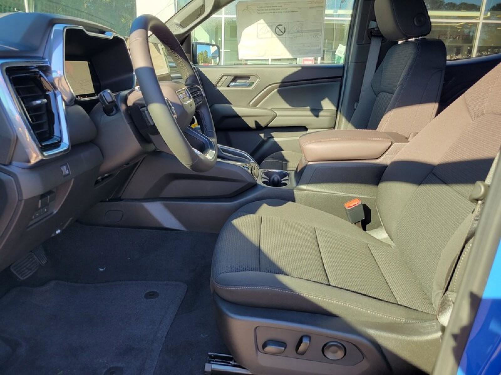 New 2026 GMC Canyon Elevation w/ Convenience Package image 18