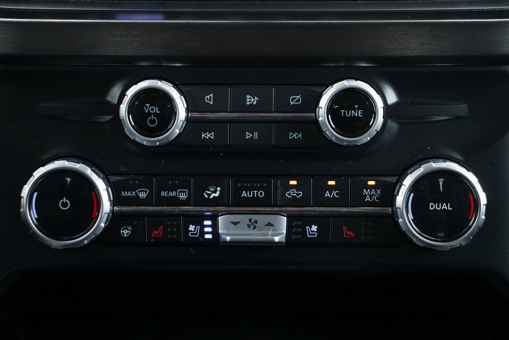 Used 2023 Ford F250 Lariat w/ Black Appearance Package image 32