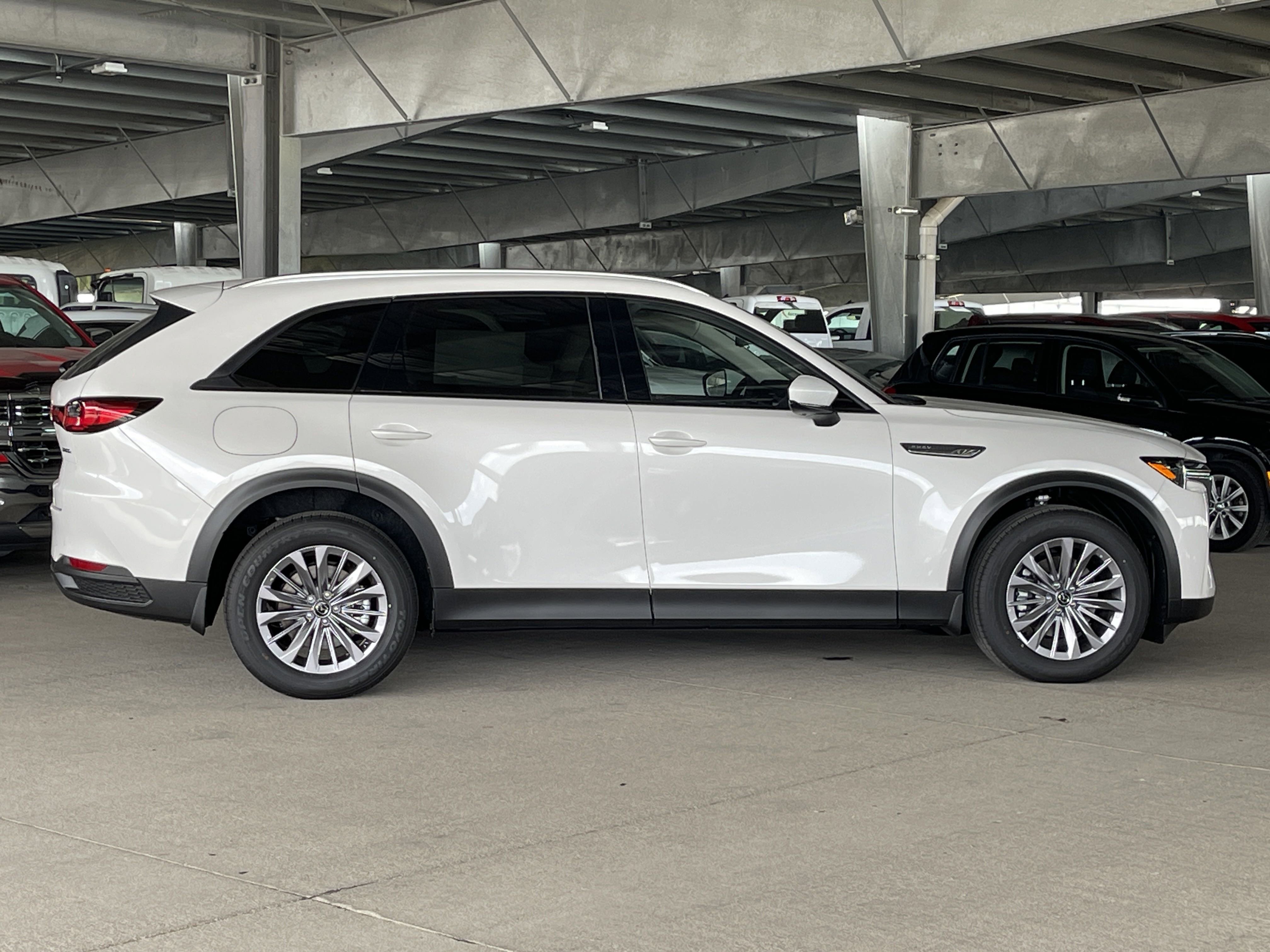 New 2025 MAZDA CX-90 Plug-In Hybrid w/ Preferred image 15
