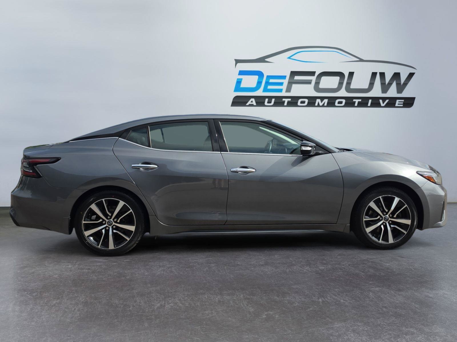 Used 2023 Nissan Maxima SL FWD image 2